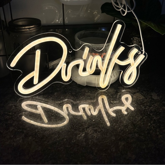 NEW Drinks LED Neon Light - Picture 3 of 5